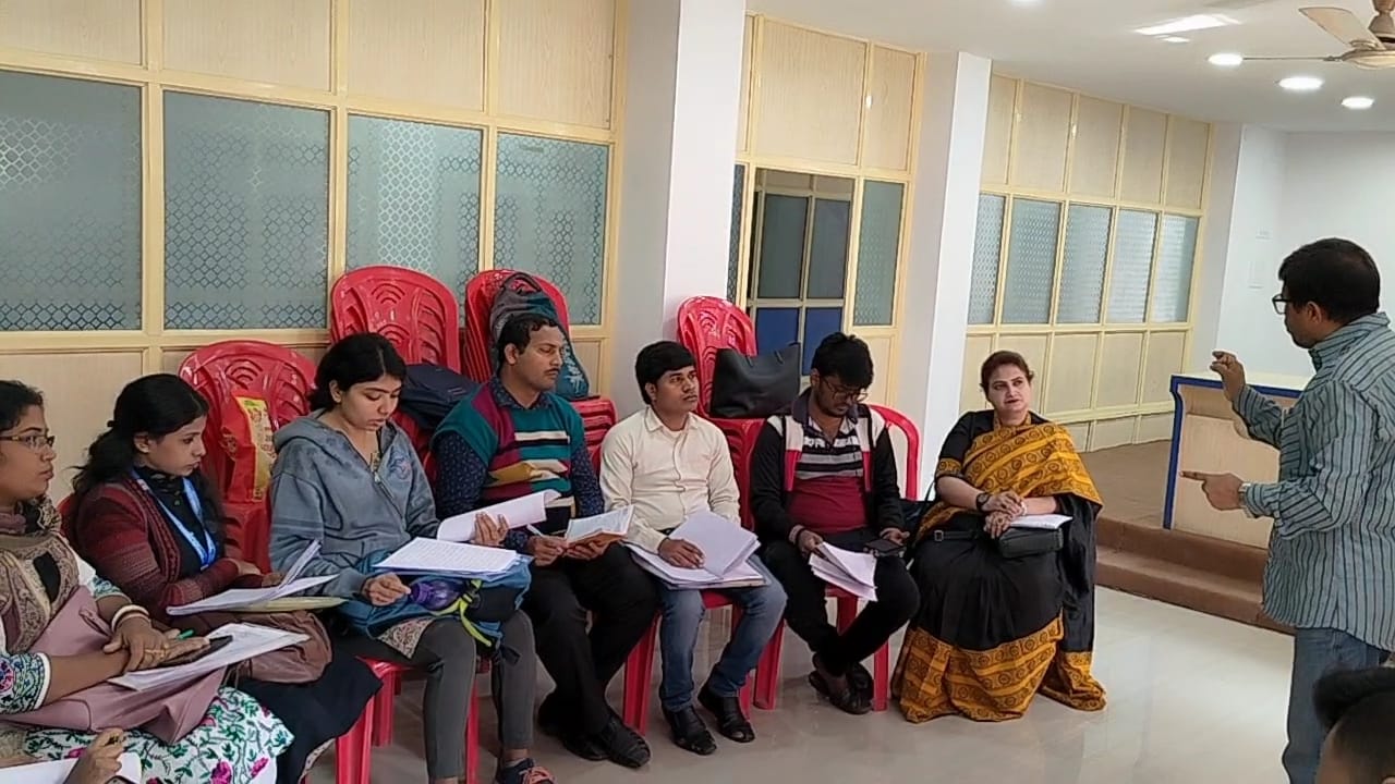 Group Discussion (GD)